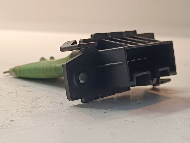 bontott OPEL CORSA D Előtét Ellenállás Fűtőmotor