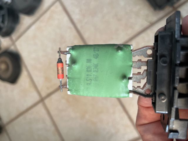 bontott OPEL CORSA D Előtét Ellenállás Fűtőmotor