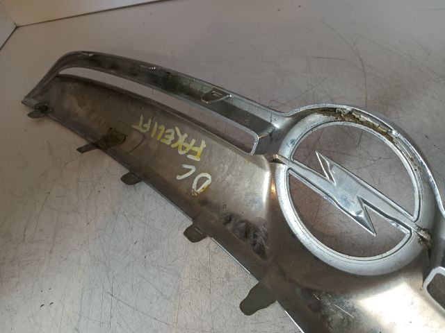 bontott OPEL CORSA D Első Embléma