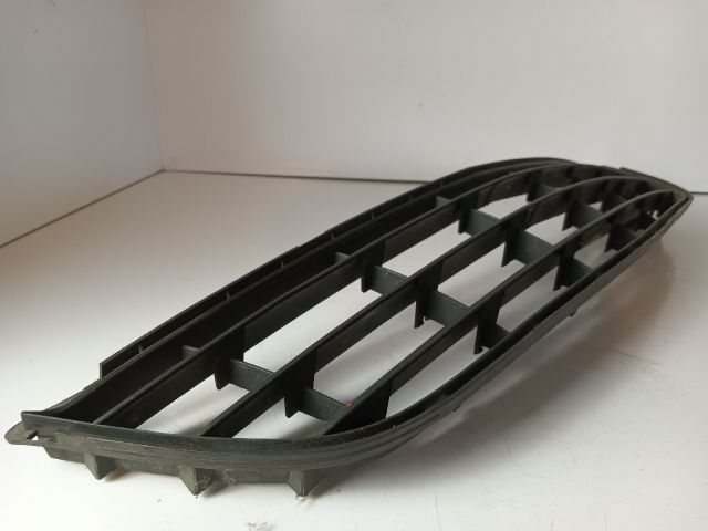 bontott OPEL CORSA D Első Lökhárító Alsó Középső Díszrács