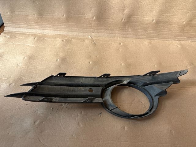 bontott OPEL CORSA D Első Lökhárító Jobb Díszrács