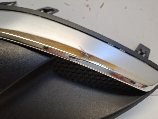 bontott OPEL CORSA D Első Lökhárító Jobb Díszrács