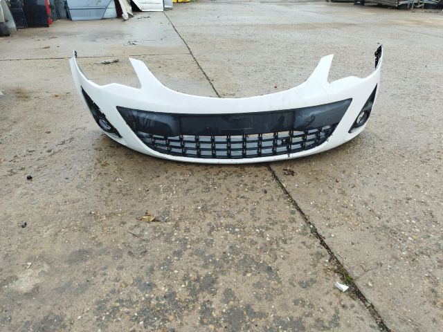 bontott OPEL CORSA D Első Lökhárító (Részeivel)