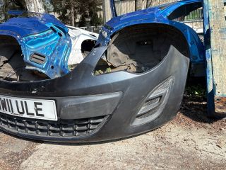 bontott OPEL CORSA D Első Lökhárító (Részeivel)