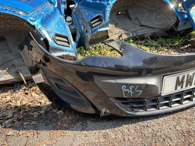 bontott OPEL CORSA D Első Lökhárító (Részeivel)