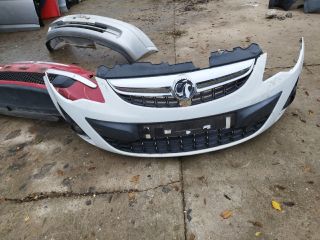 bontott OPEL CORSA D Első Lökhárító (Részeivel)