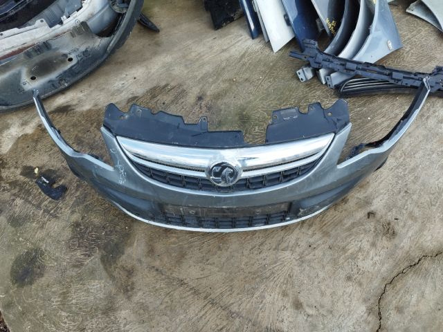 bontott OPEL CORSA D Első Lökhárító (Részeivel)