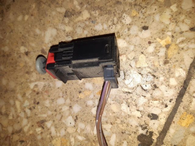 bontott OPEL CORSA D Fék Pedál Kapcsoló