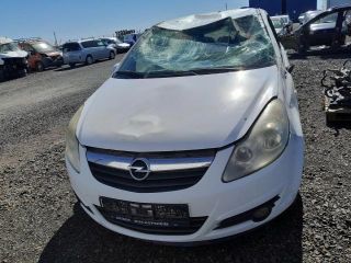 bontott OPEL CORSA D Felső Hűtőburkolat