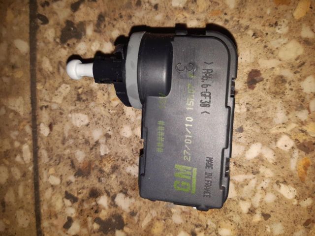 bontott OPEL CORSA D Fényszórómagasság Állító Motor Jobb