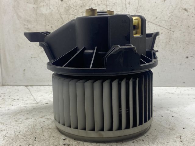 bontott OPEL CORSA D Fűtőmotor (Klímás)