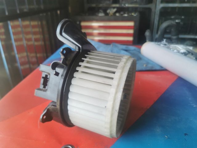 bontott OPEL CORSA D Fűtőmotor (Klímás)