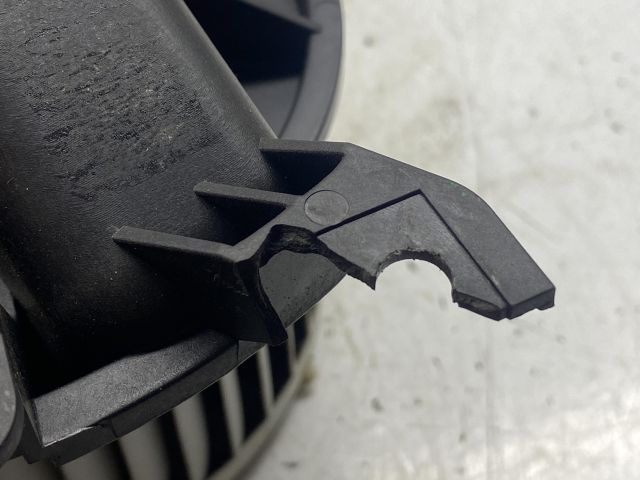 bontott OPEL CORSA D Fűtőmotor (Klímás)