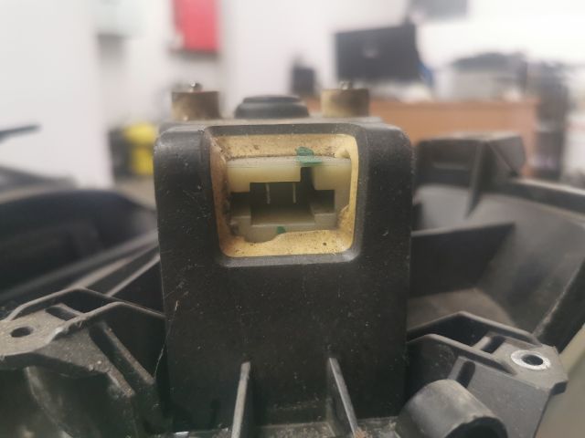 bontott OPEL CORSA D Fűtőmotor (Klímás)