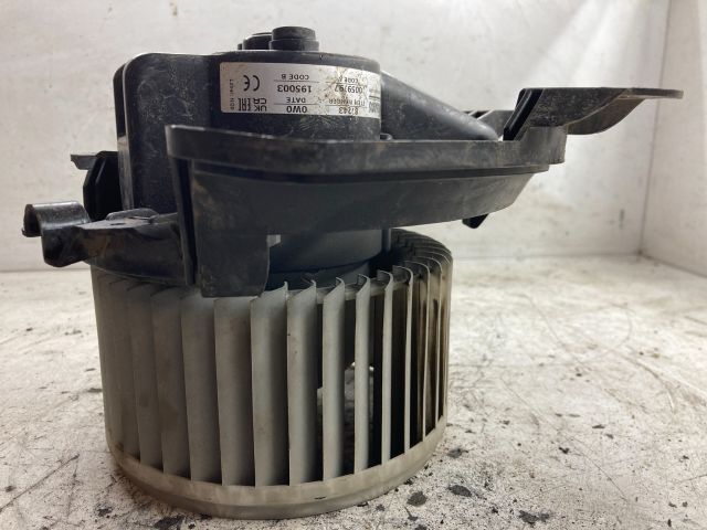 bontott OPEL CORSA D Fűtőmotor (Klímás)