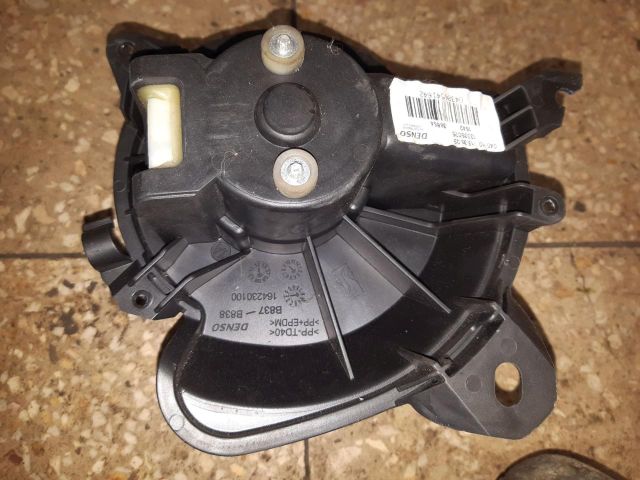 bontott OPEL CORSA D Fűtőmotor (Klímás)