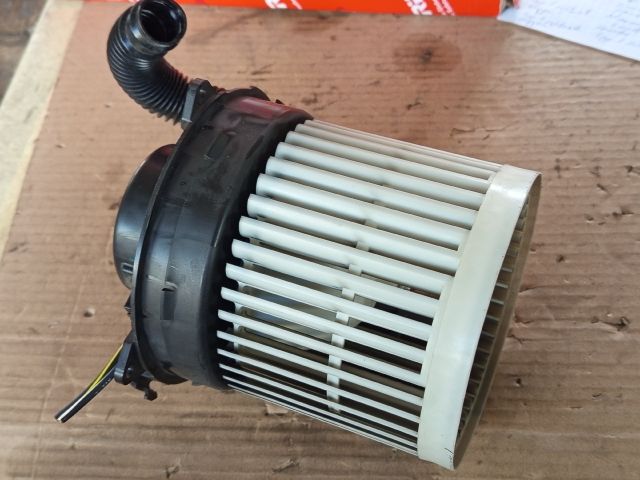 bontott OPEL CORSA D Fűtőmotor (Nem klímás)