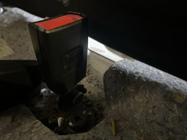 bontott OPEL CORSA D Hátsó középső Biztonsági Öv Csat