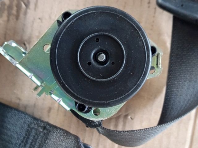 bontott OPEL CORSA D Hátsó középső Biztonsági Öv