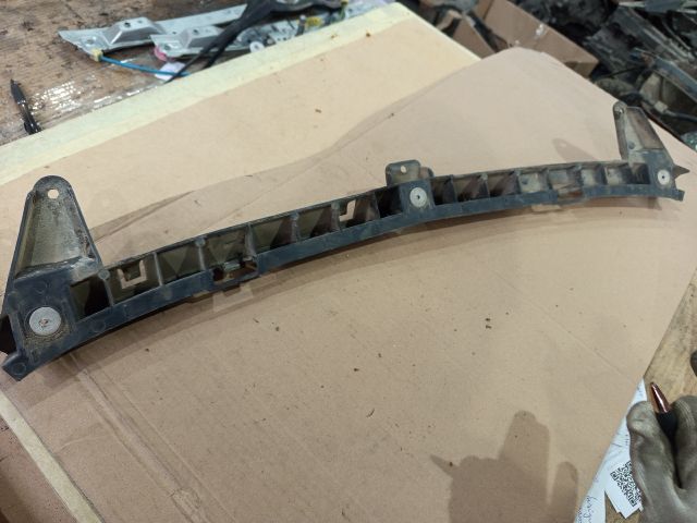 bontott OPEL CORSA D Hátsó középső Lökhárító Tartó (Műanyag)