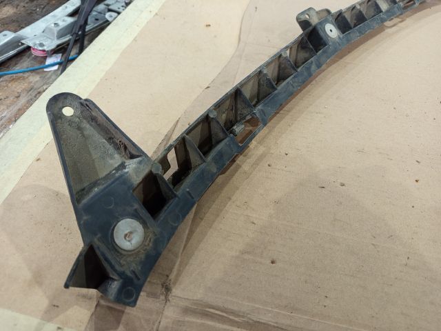 bontott OPEL CORSA D Hátsó középső Lökhárító Tartó (Műanyag)