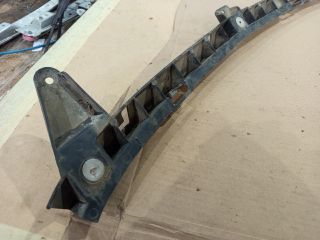 bontott OPEL CORSA D Hátsó középső Lökhárító Tartó (Műanyag)