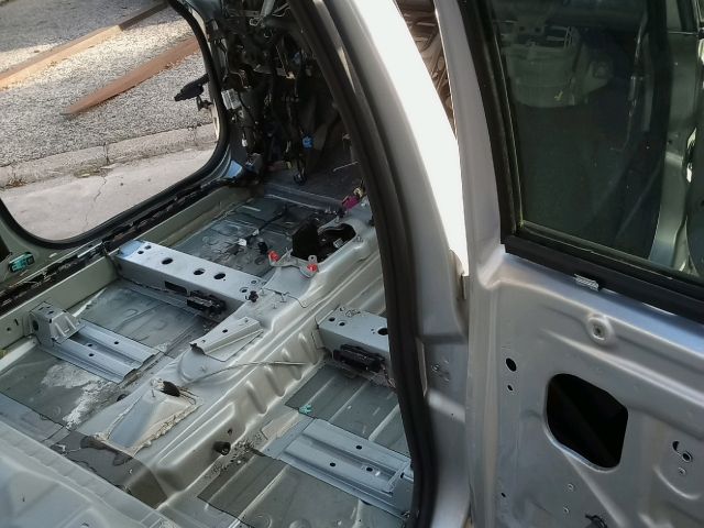 bontott OPEL CORSA D Jobb B Oszlop