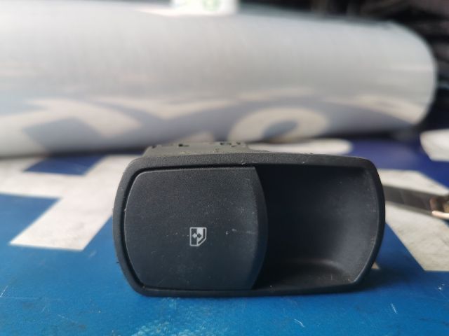 bontott OPEL CORSA D Jobb első Ablakemelő Kapcsoló