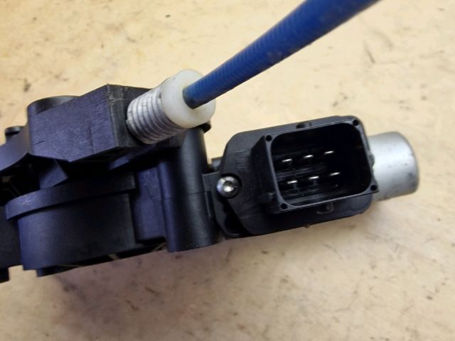 bontott OPEL CORSA D Jobb első Ablakemelő Motor