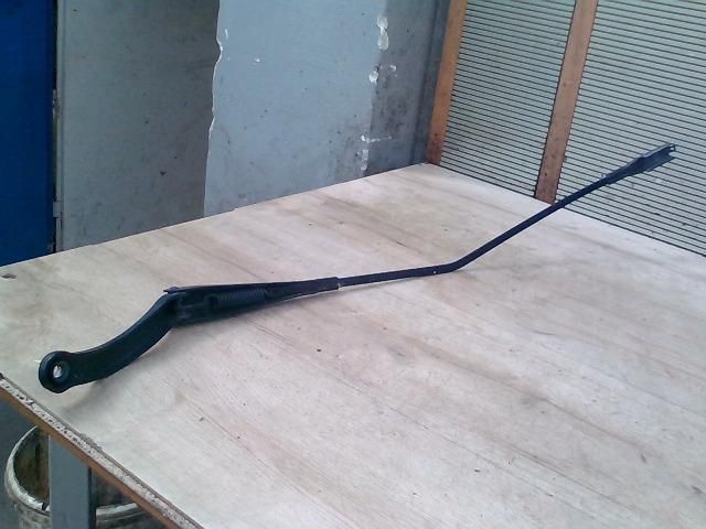 bontott OPEL CORSA D Jobb első Ablaktörlő Kar