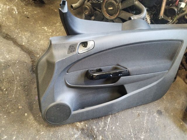 bontott OPEL CORSA D Jobb első Ajtó Kárpit