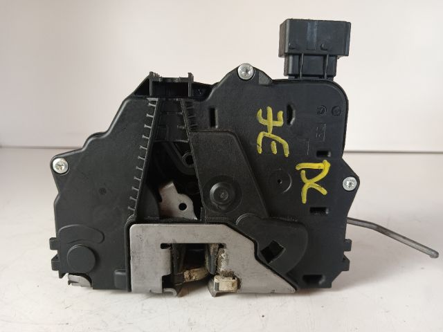 bontott OPEL CORSA D Jobb első Ajtózár