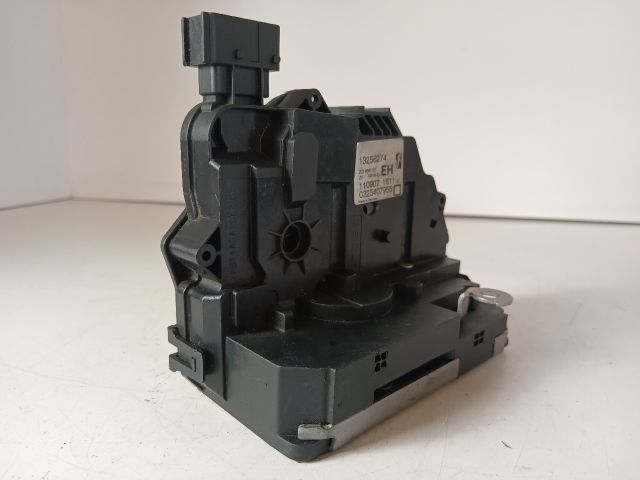 bontott OPEL CORSA D Jobb első Ajtózár