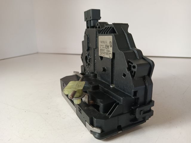 bontott OPEL CORSA D Jobb első Ajtózár