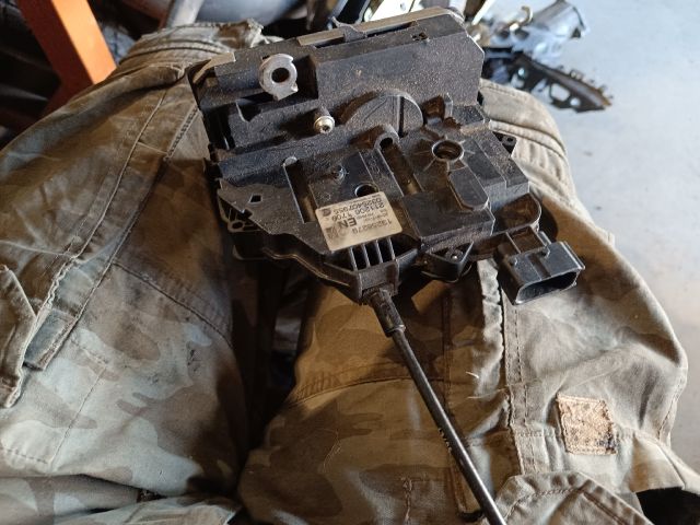 bontott OPEL CORSA D Jobb első Ajtózár