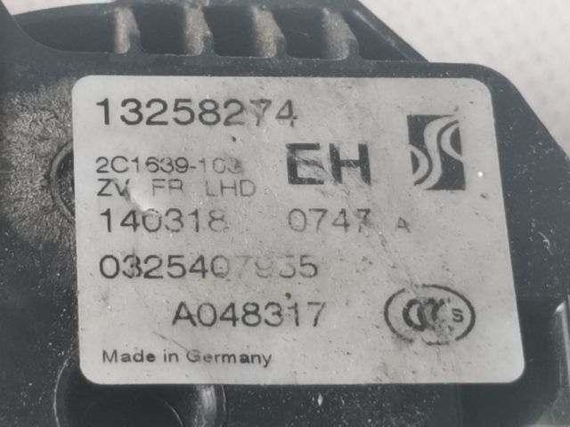 bontott OPEL CORSA D Jobb első Ajtózár