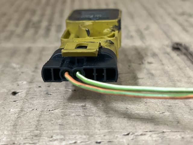 bontott OPEL CORSA D Jobb első Oldal Ütközés Érzékelő