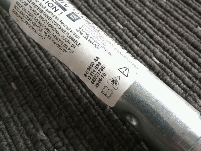 bontott OPEL CORSA D Jobb első Övfeszítő