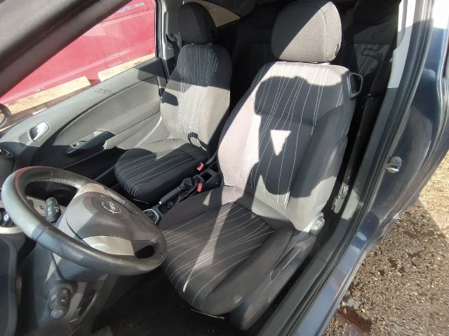 bontott OPEL CORSA D Jobb első Ülés
