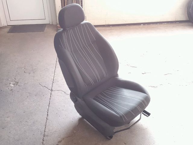 bontott OPEL CORSA D Jobb első Ülés