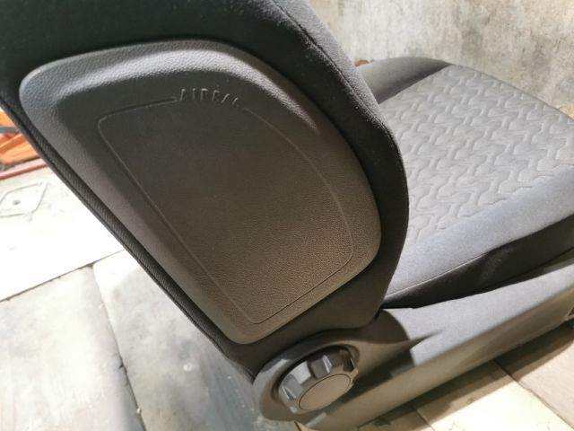 bontott OPEL CORSA D Jobb első Ülés