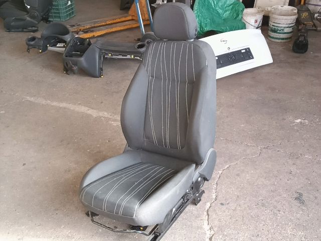 bontott OPEL CORSA D Jobb első Ülés