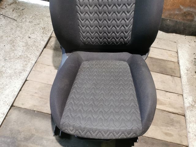 bontott OPEL CORSA D Jobb első Ülés