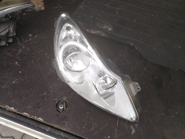 bontott OPEL CORSA D Jobb Fényszóró