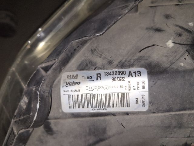 bontott OPEL CORSA D Jobb Fényszóró