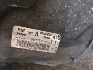 bontott OPEL CORSA D Jobb Fényszóró