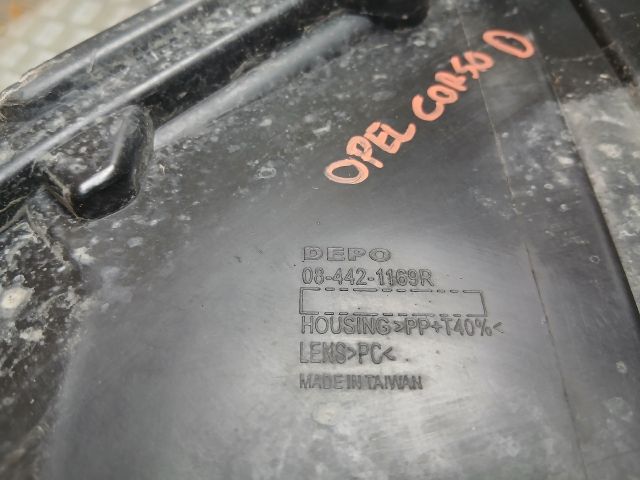 bontott OPEL CORSA D Jobb Fényszóró