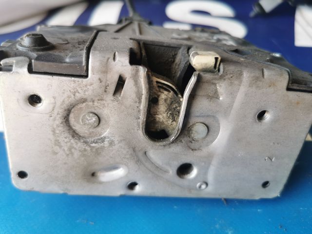 bontott OPEL CORSA D Jobb hátsó Ajtózár