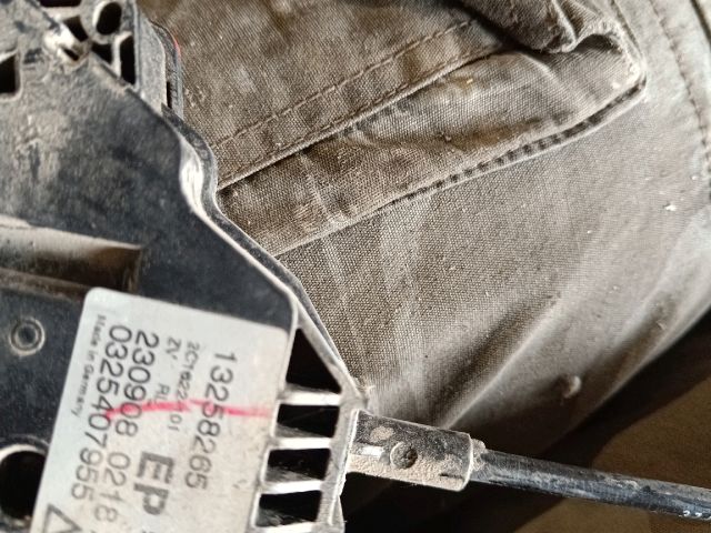 bontott OPEL CORSA D Jobb hátsó Ajtózár