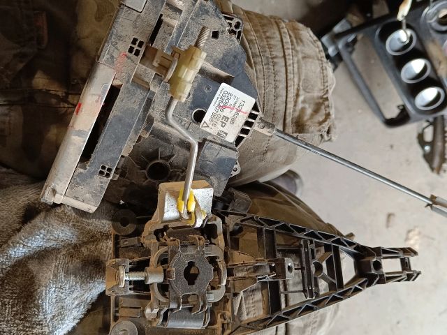 bontott OPEL CORSA D Jobb hátsó Ajtózár